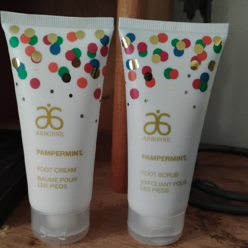Arbonne White Hand and Foot Care Set